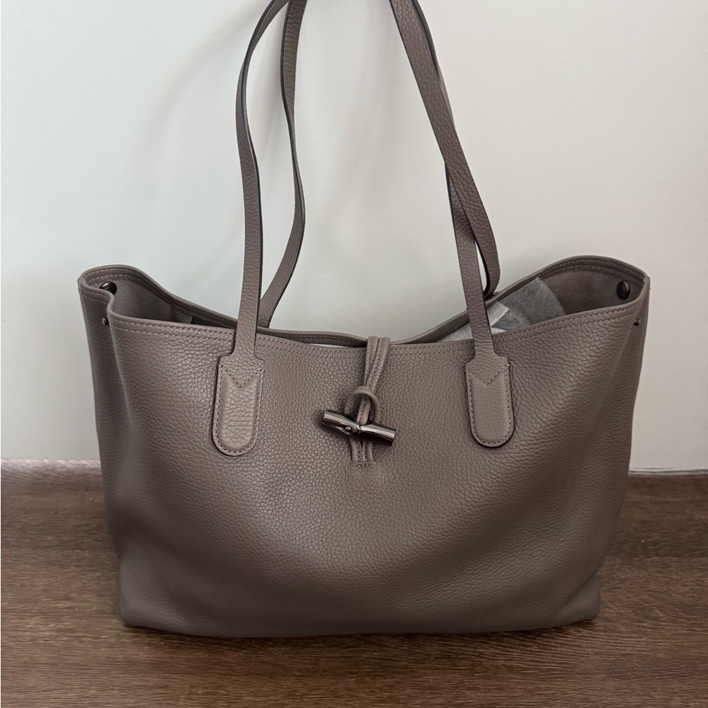 Longchamp Roseau Essential Mid Leather Tote